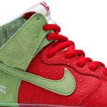 Tênis Nike Dunk High SB Strawberry Cough (Regular box)
