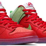 Tênis Nike Dunk High SB Strawberry Cough (Regular box)