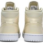 Tênis Air Jordan 1 Mid Lemon Yellow