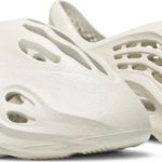 Tênis Adidas Yeezy Foam Runner Ararat