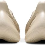 Tênis Adidas Yeezy Foam Runner Sand