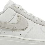 Tênis Nike Air Force 1 Luxe Triple White