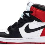 Tênis Air Jordan 1 Retro High Satin Black Toe