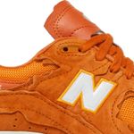 Tênis New Balance 2002R Protection Pack - Vintage Orange