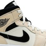 Tênis Air Jordan 1 Mid Barely Orange