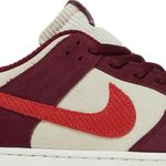 Tênis Nike Skate Like a Girl x Dunk Low SB