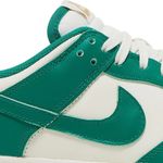 Tênis Nike Dunk Low Malachite Metallic Gold
