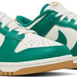 Tênis Nike Dunk Low Malachite Metallic Gold