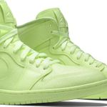 Tênis  Air Jordan 1 Retro High PRM Barely Volt