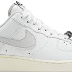 Tênis Nike Air Force 1 '07 Premium 1-800 Toll Free