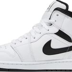 Tênis Air Jordan 1 Mid White Black