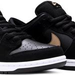Tênis Nike Dunk Low SB Pro Metallic Gold
