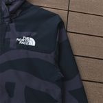 Jaqueta The North Face Retro 1986 Mountain Jacket XX KAWS