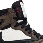 Tênis Travis Scott x Air Jordan 1 Retro High OG Mocha