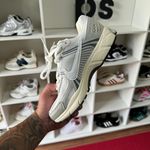 Tênis Nike Air Zoom Vomero 5 Platinum Tint (PRONTA ENTREGA)