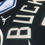 Regata NBA Milwaukee Bucks Jordan Statement Edition 23/24 Swingman Jersey Giannis Antetokounmpo 34