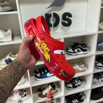 Crocs Cars x Classic Clog McQueen (PRONTA ENTREGA)