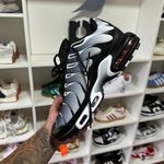 Tênis Nike Air Max Plus Black Metallic Silver (PRONTA ENTREGA)