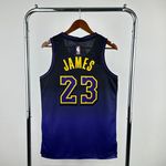 Regata NBA Los Angeles Lakers Swingman City Edition 24/25 Roxa LeBron James 23