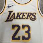 Regata NBA Los Angeles Lakers Nike Association Edition Swingman Jersey 24/25 Branca LeBron James 23