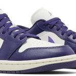Tênis Wmns  Air Jordan 1 Low Sky J Purple