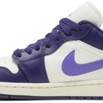 Tênis Wmns  Air Jordan 1 Low Sky J Purple