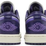 Tênis Wmns  Air Jordan 1 Low Sky J Purple