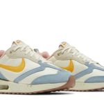 Tênis Nike Air Max Dawn Coconut Milk University Gold