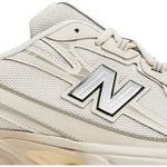 Tênis New Balance 740 Lunar New Year