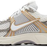 Tênis Nike Air Zoom Vomero 5 Metallic Pewter Gold