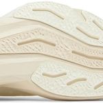 Tênis New Balance FuelCell Rebel v4 White Linen