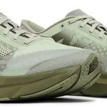 Tênis New Balance FuelCell Rebel v4 Olivine Dark Camo