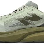 Tênis New Balance FuelCell Rebel v4 Olivine Dark Camo