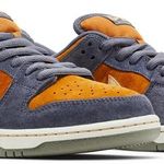 Tênis Nike Dunk Low SB Light Carbon Monarch