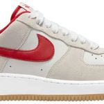 Tênis Nike Air Force 1 07 LV8 Photon Dust Varsity Red