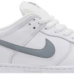 Tênis Nike Supreme x Nike Dunk Low SB White Metallic Silver