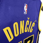 Regata NBA Los Angeles Lakers Statement Edition Swingman Jersey Luka Doncic 77 Roxa