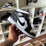 Tênis Air Jordan 1 Mid Panda