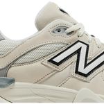 Tênis New Balance 9060 Sea Salt Raincloud