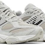 Tênis New Balance 9060 Silver Metallic Grey