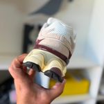 Tênis New Balance 9060 Linen Burgundy (PRONTA ENTREGA)