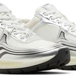 Tênis Chanel CC Logo Sneaker White Silver