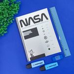 Caderno Universitário Nasa 1 Matéria 80 Folhas Pautadas 20 x 27,5 cm - Tilibra