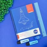 Caderno Universitário Nasa 1 Matéria 80 Folhas Pautadas 20 x 27,5 cm - Tilibra