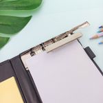 Kit Bloco de Anotações com Bloco Adesivo Colorido e Caneta Esferográfica Azul  - Interponte