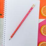 Lápis Grafite Doodles nº2 com Borracha Colorido (Laranja, Rosa Escuro, Roxo e Verde) - Tilibra