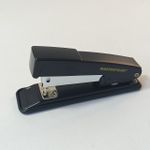 Grampeador Preto de Metal 26/6 11,5 cm MP-300 até 20 Folhas - Masterprint