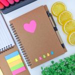 Kit Caderno de Anotações Capa Flexível Colorido com Bloco Adesivo + Caneta Retrátil 12 x 17,5 cm - Interponte