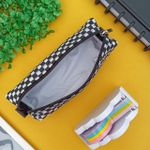 Estojo Simples Médio Estampa Quadriculada Preto e Branco - Fizz