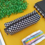 Estojo Simples Médio Estampa Quadriculada Preto e Branco - Fizz